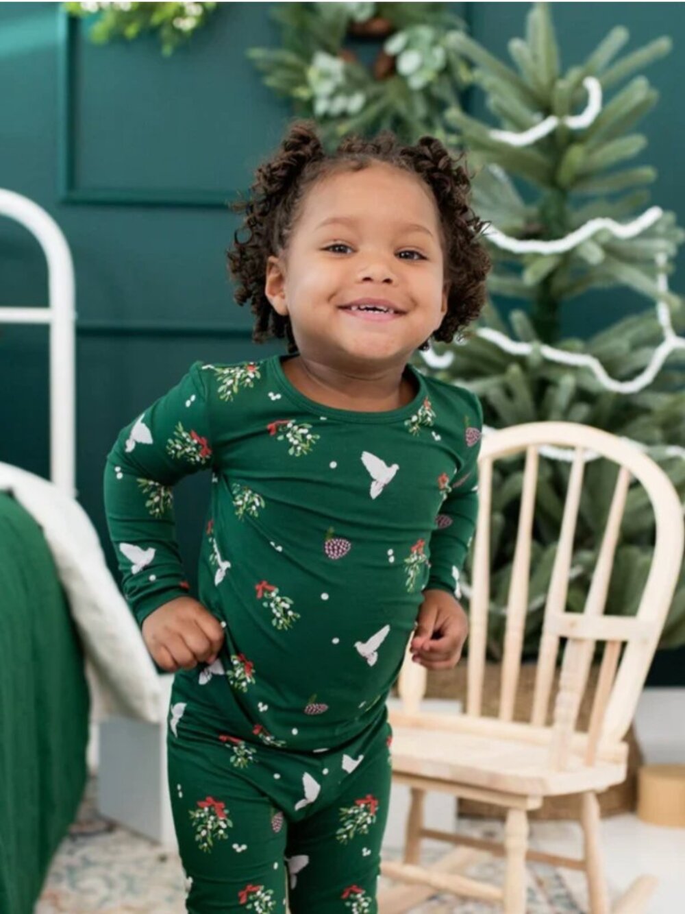 Kyte BABY Long Sleeve Holiday Christmas Pajama Set in Mistletoe 18-24M